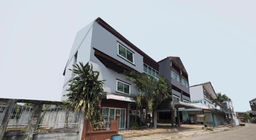 Bannsawasdee Aparthotel Chiang Rai Exterior photo