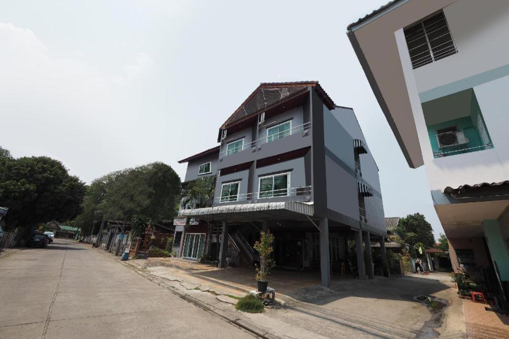 Bannsawasdee Aparthotel Chiang Rai Exterior photo